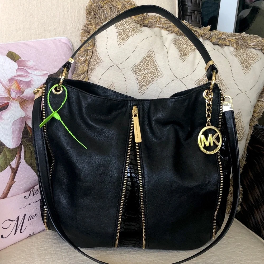MICHAEL KORS NEWMAN python embossed bag BLACK